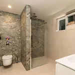Spacious 2-bedroom Raat Cavtat