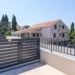 Spacious 2-bedroom Raat Apartment