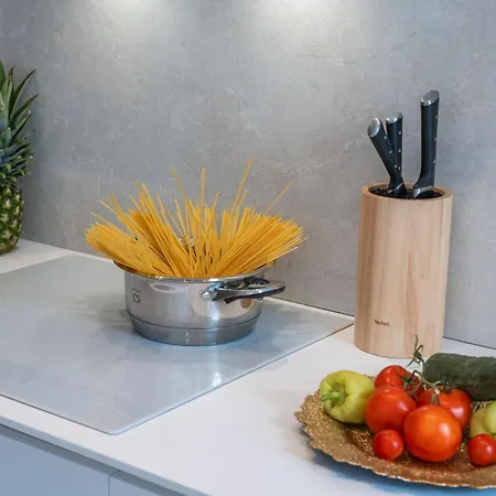 Apartment Spacious 2-bedroom Raat