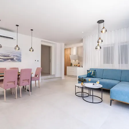 Spacious 2-bedroom Raat * Cavtat