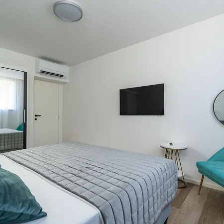 Spacious 2-bedroom Raat Apartment *