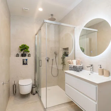 Spacious 2-bedroom Raat Apartment *