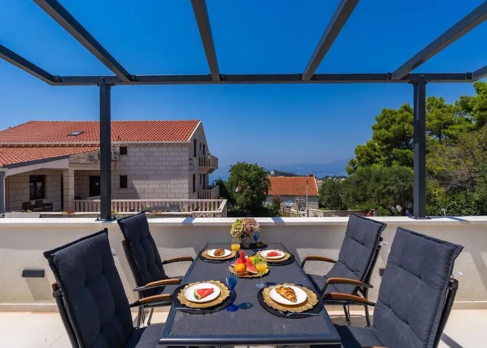 Spacious 2-bedroom Raat Apartament Cavtat