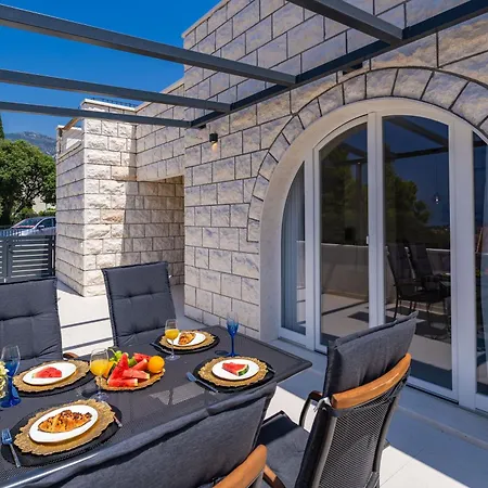 Spacious 2-bedroom Raat Appartement Cavtat